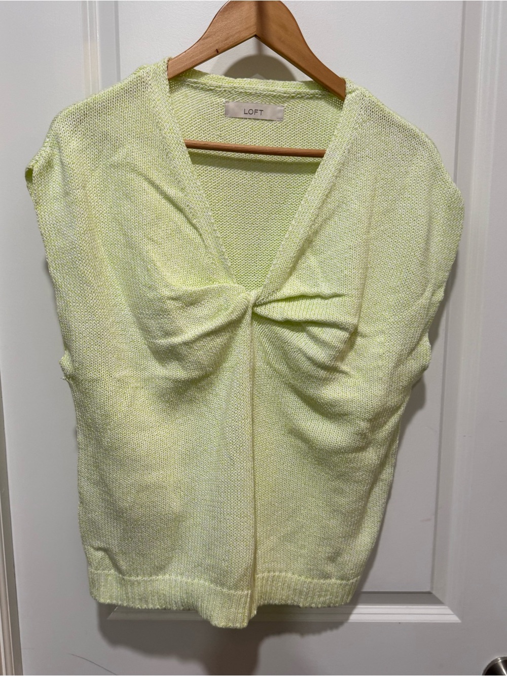 LOFT Lightweight Lime V-Neck Twist-Front Knit Sleeveless Sweater Large